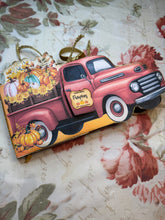 Load image into Gallery viewer, Sweater Weather Junk Journal Paper Craft Socials
