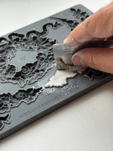 Load image into Gallery viewer, Wreath and Swags IOD 6x10" Mould
