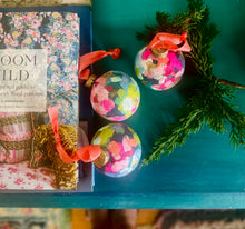 Load image into Gallery viewer, DIY Mixology Lab Holiday Edition
